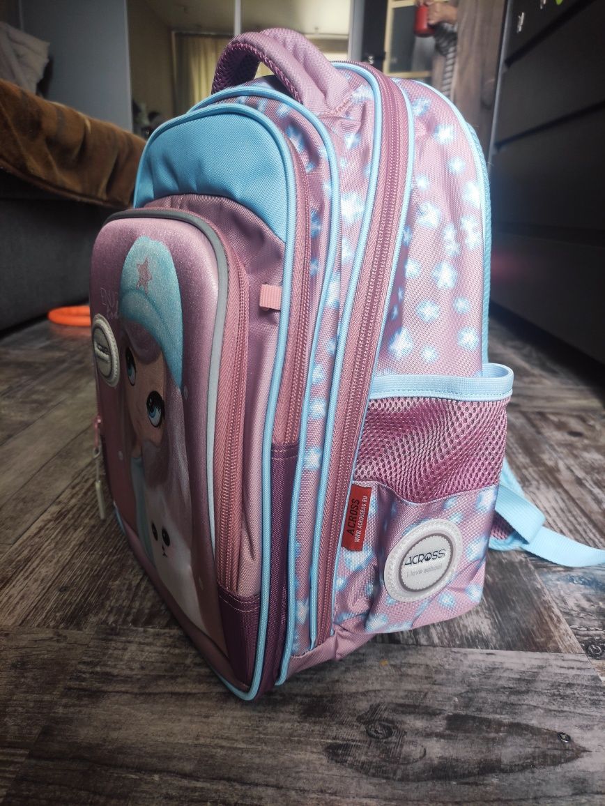 Новий рюкзак для школи