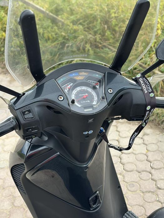 Скутер honda sh150
