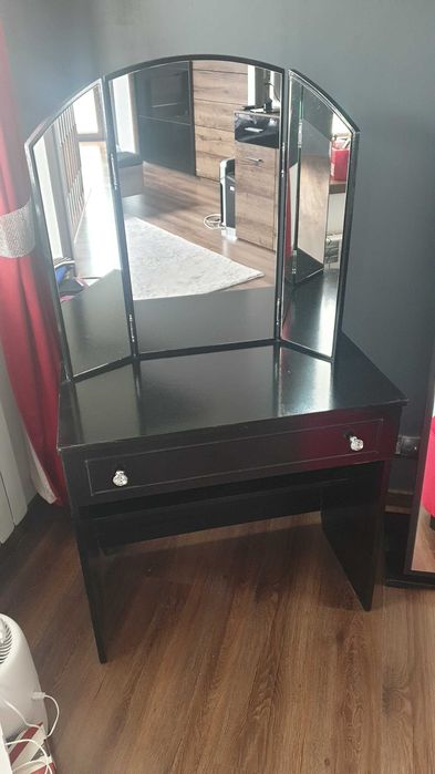 Toaletka damska czarna