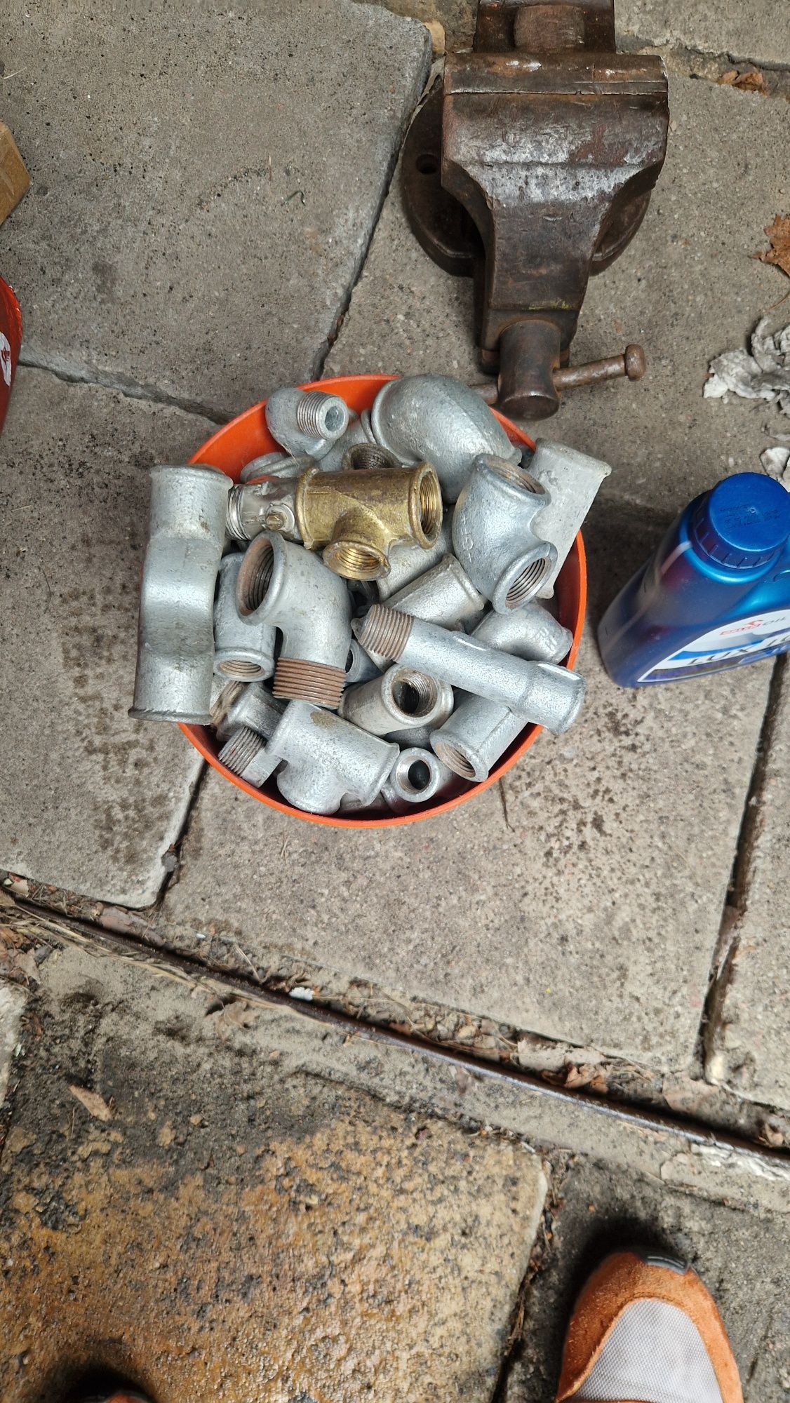 Kształtki hydrauliczne różne dużo