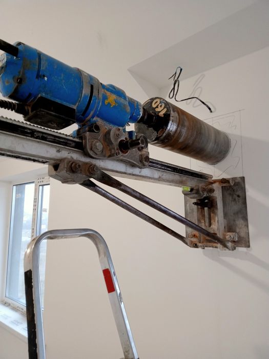 Алмазное сверление отверстий под вытяжку рекуператор  Резка бетона