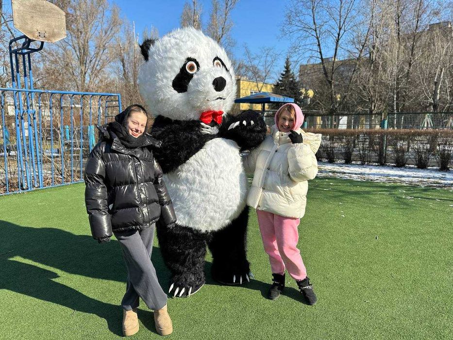 Веселые аниматоры с надувной Пандой – радость на вашем празднике