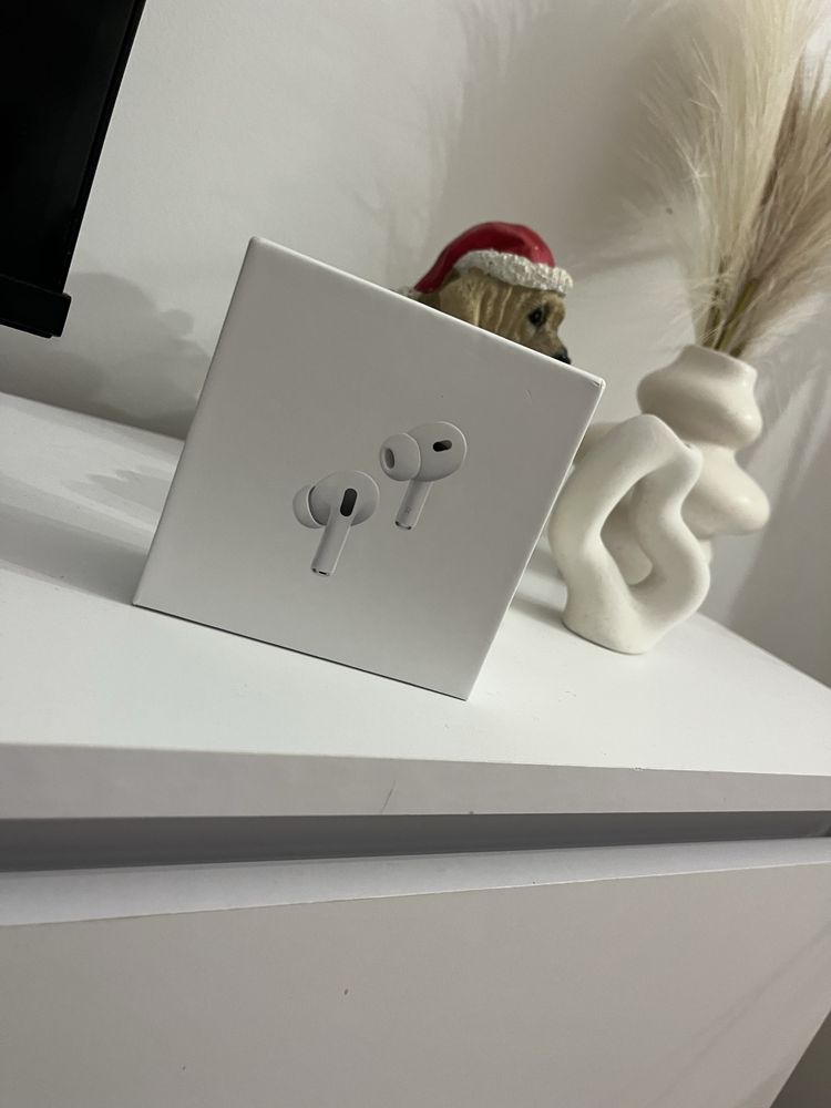No we zafoliowane air pods pro