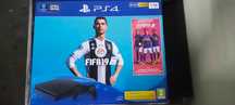 PS4 Slim 1TB + 2 Comandos