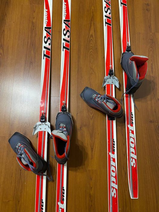 Лыжный комплект (лыжи Tisa Sport Step, ботинки Marax, лыжные палки)