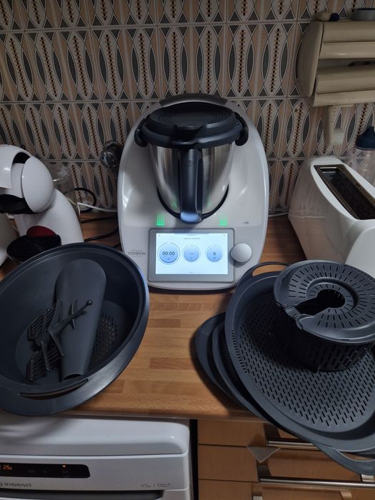 Bimby tm6 c/todos os acessórios