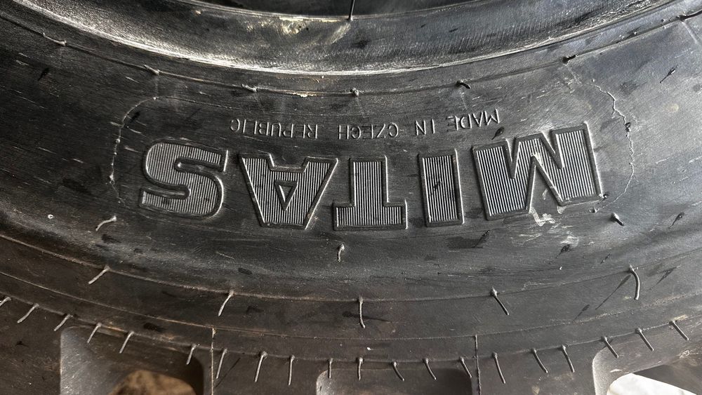 Продам 2 промышленные шины Mitas MPT-04 405/70-24