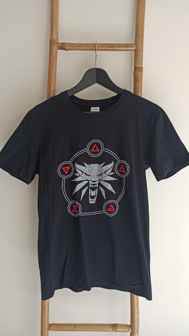 Tshirt witcher wolf signs