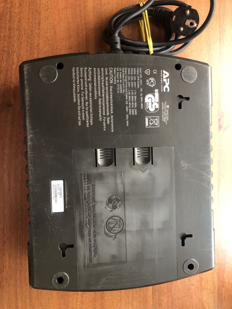 Джерело безперебійного живлення APC es400