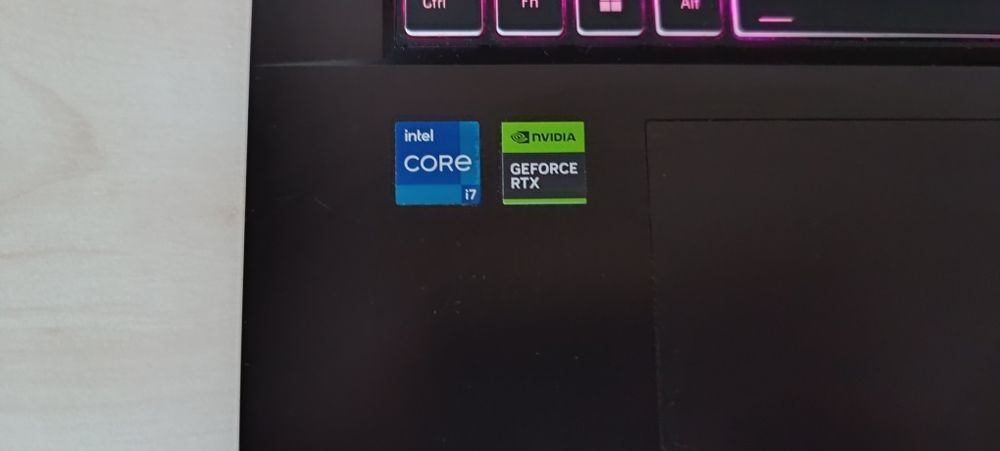 Игровой ноутбук medion erazer defender p50  RTX4060