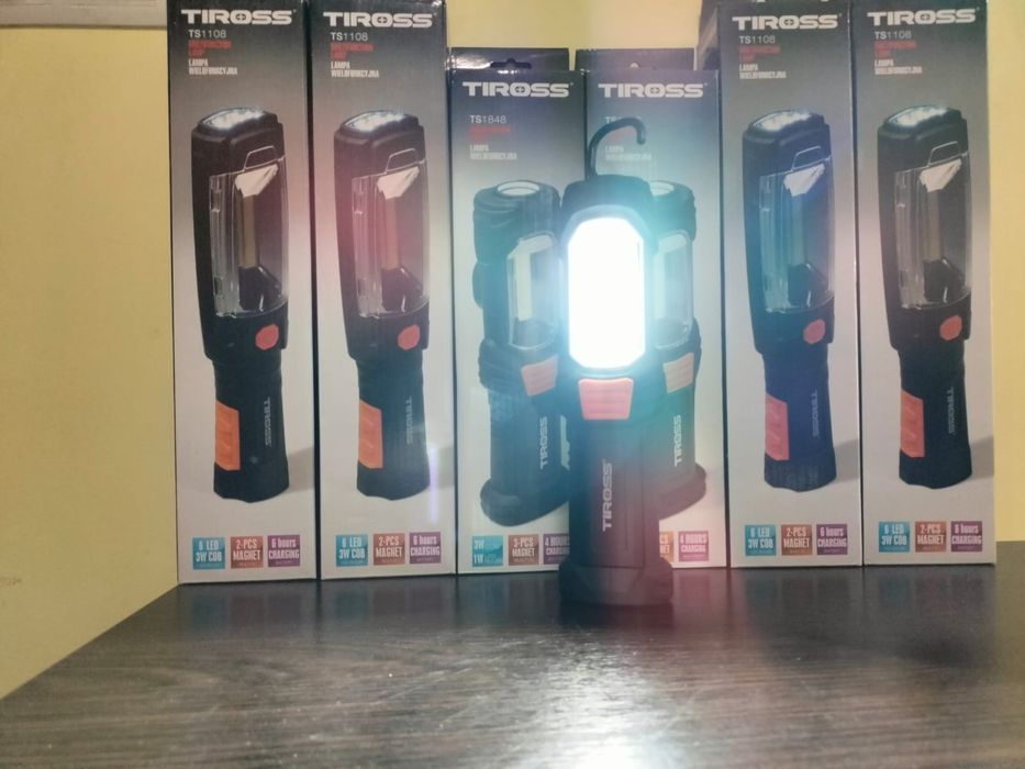 Ліхтарик акумуляторний Tiross, з потужним акумулятором.