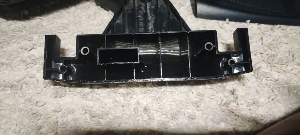 Logitech Momo Racing руль