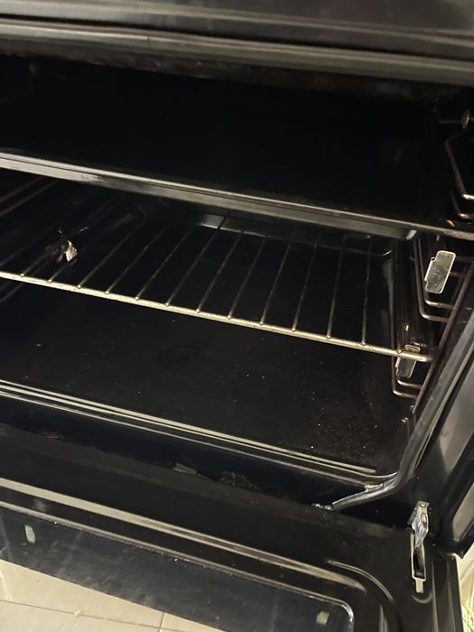 Forno da marca Indesit