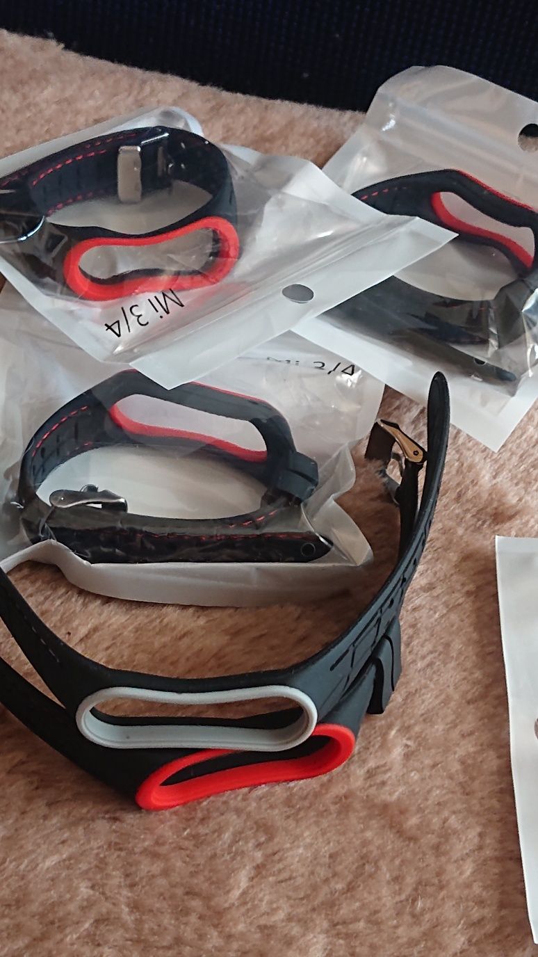 Ремінець селіконовий на смартфон годинник  
Xiaomi Mi Band 3,4,5,6..
Я