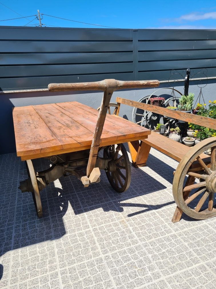 Mesa  com bancos