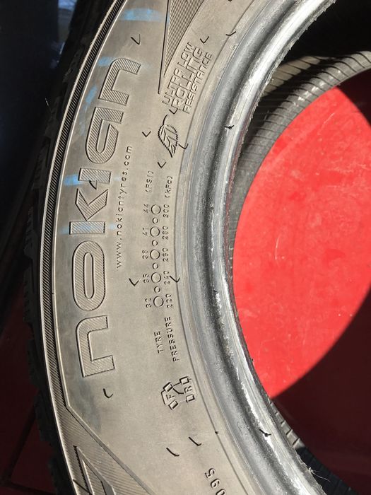 Шини nokian 1шт.