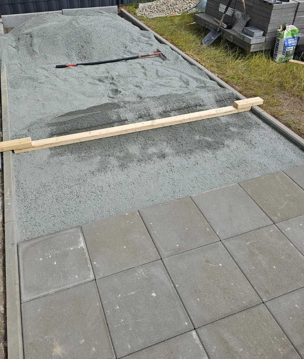 Czarnoziem, piasek, ziemia, miał granitowy, beton Rm, podbudowa, gruz