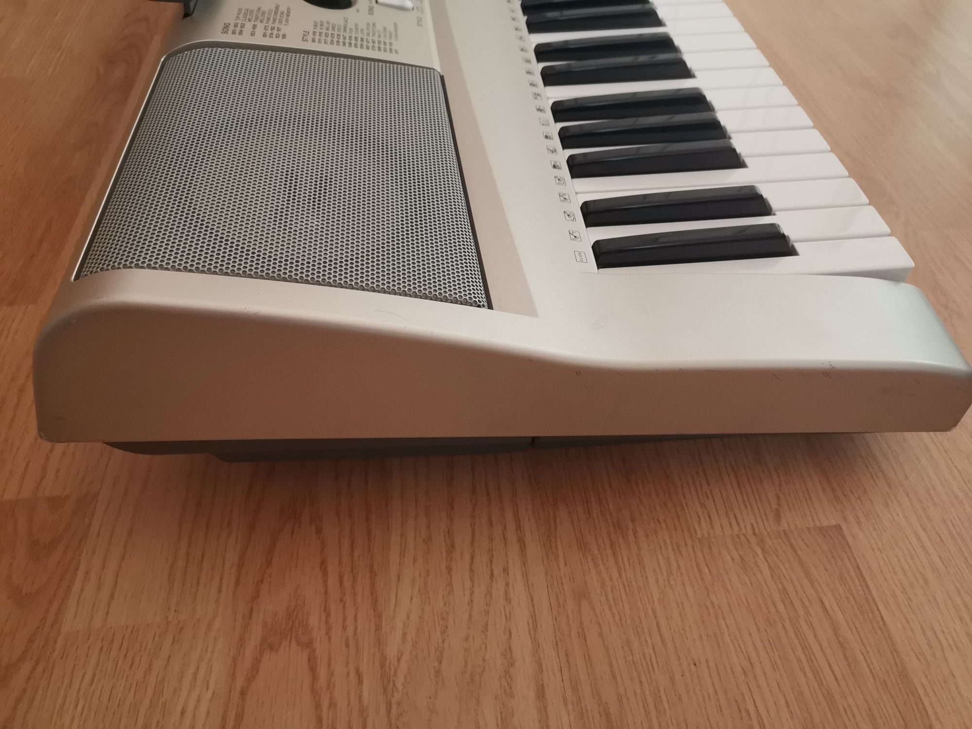 Синтезатор Yamaha PSR-E313