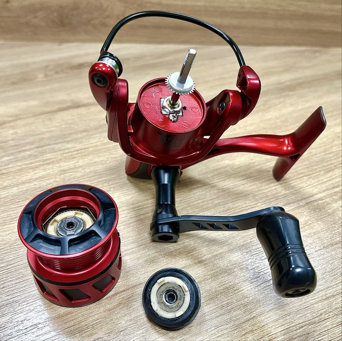 Kołowrotek wędkarski SPRO Red Arc Legend 2000