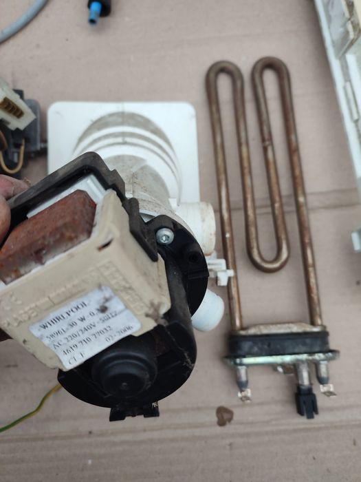 Пральна машина Whirlpool на запчастини