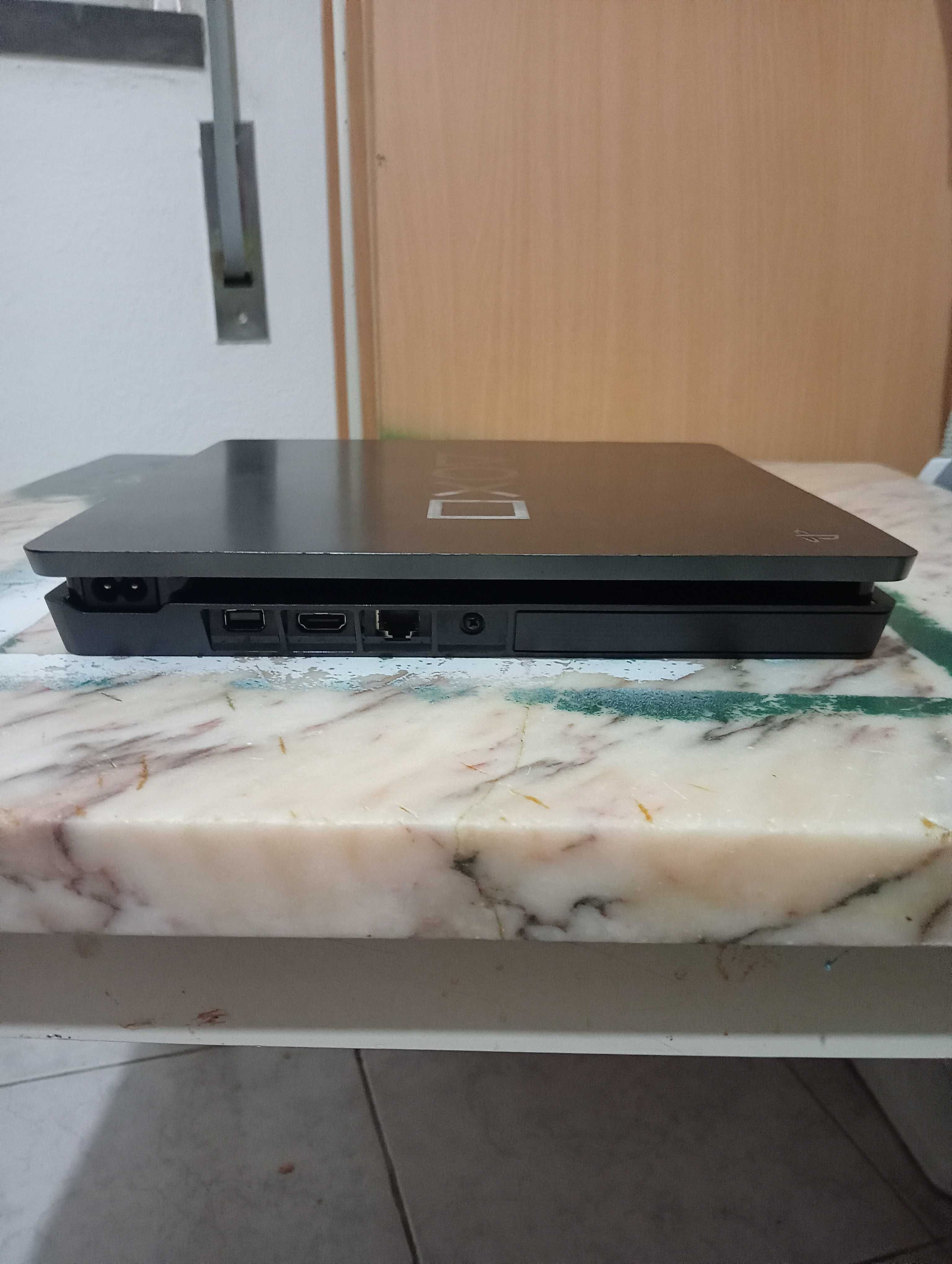 consola Playstation 4 slim