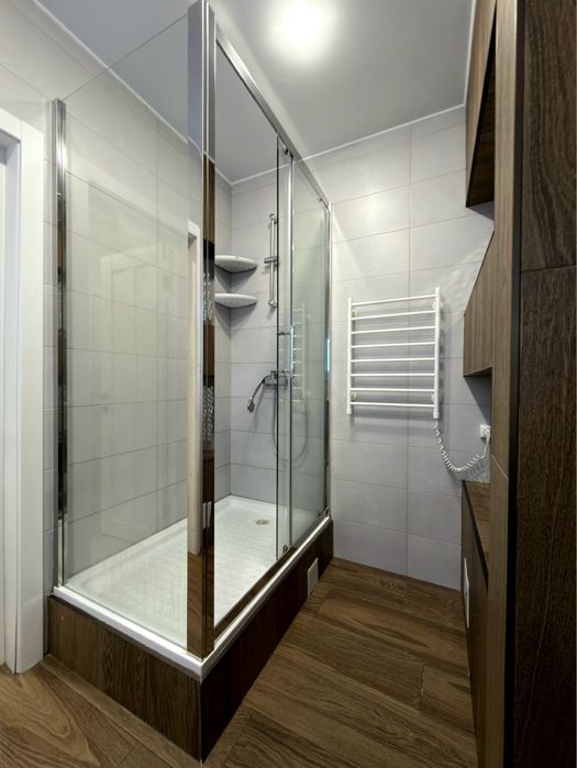 Глушкова 9в, генератор, Іподром, 7 пов, 2 спальні і велика вітальня