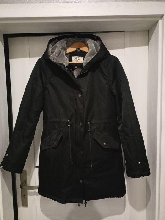 Kurtka damska zimowa długa czarna M 38