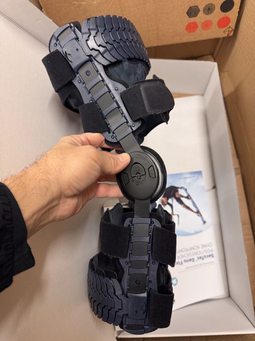 Ортез на коліно Bauerfeind SecuTec Genu Flex. Германия