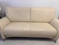 Sofa w kolorze beżowym