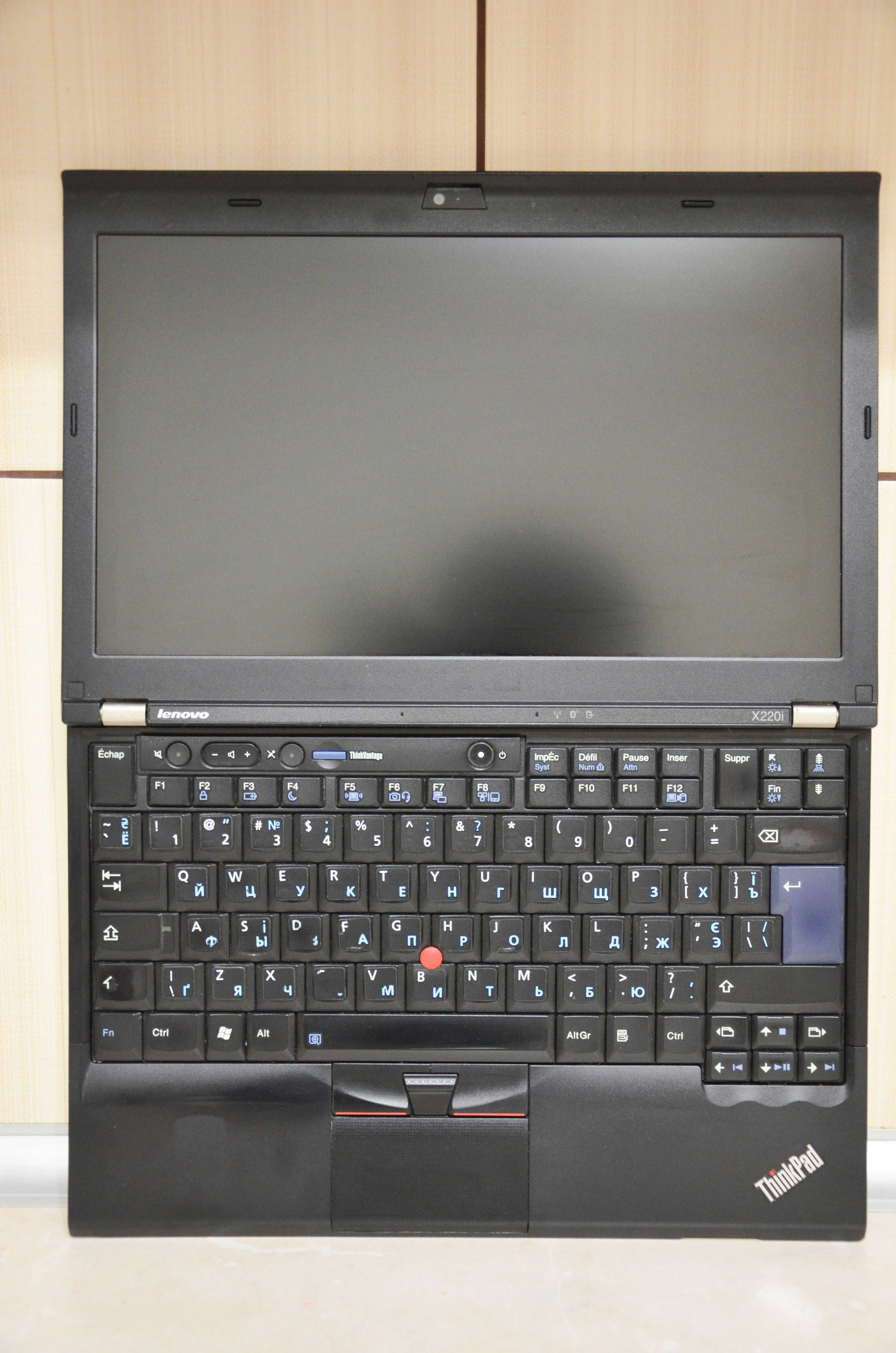 12,5" Lenovo X220i (core i3-2350m/ram4gb/ssd128gb/hd graphics3000)