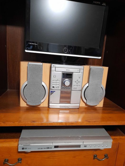 Vendo televisão rádio dvd