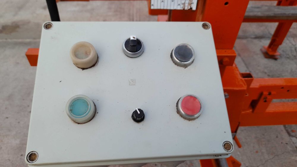 Pilarka taśmowa typu Wirex CZ-1 (trak taśmowy)