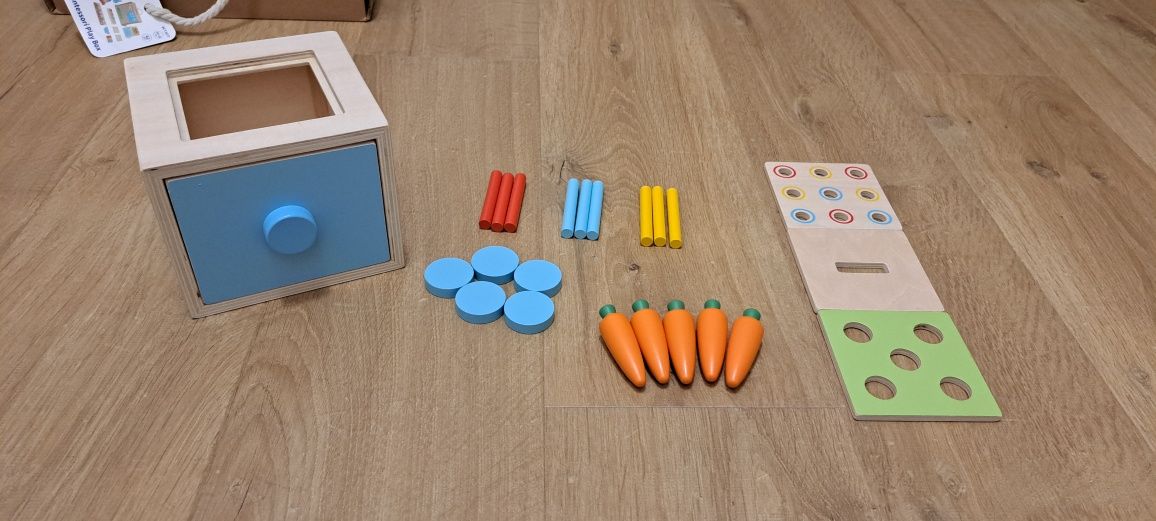 Zjeżdżalnia dla aut playtive + zestaw tooky toy 16-18msc + przebijanka