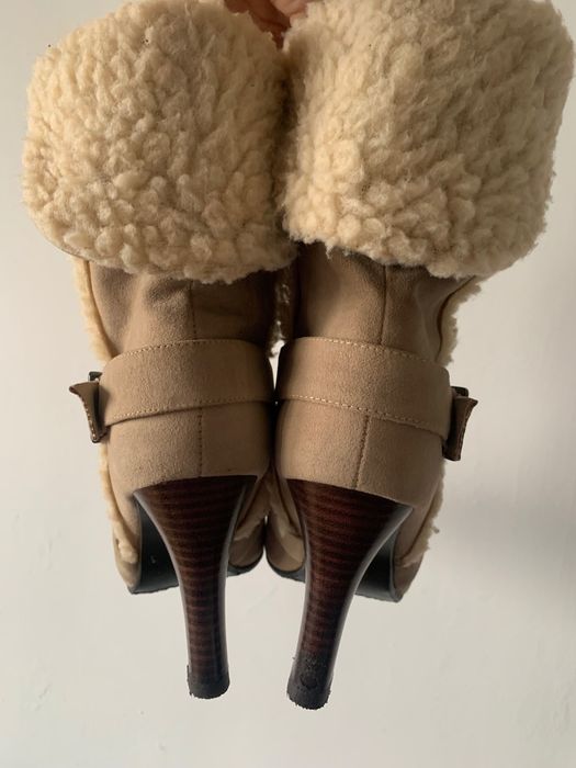 Чобітки/чоботи бежеві 39 р осінь/зима/весна