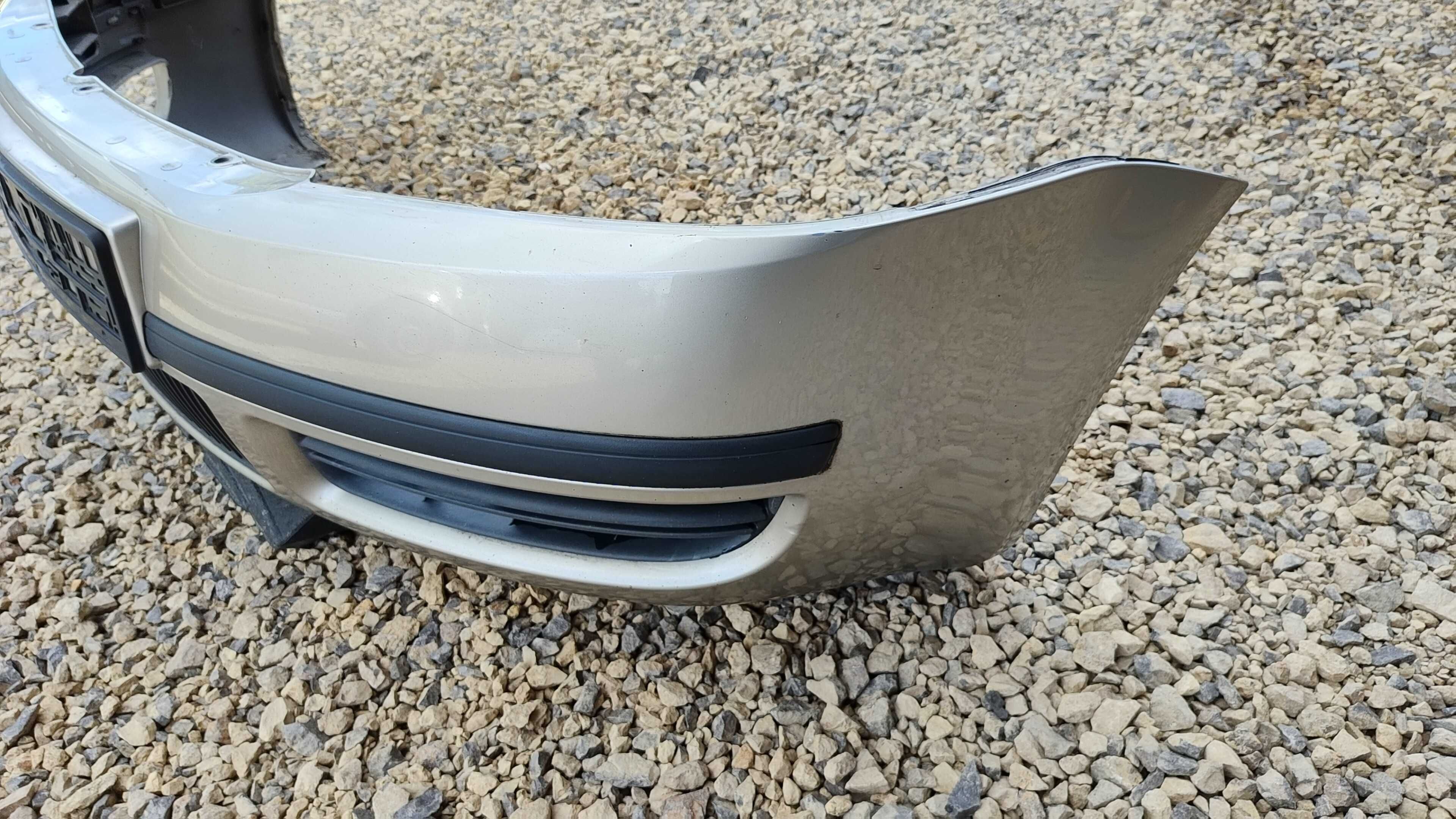 Zderzak Przód kratki Skoda Superb Sedan 01-07.r kol 9201