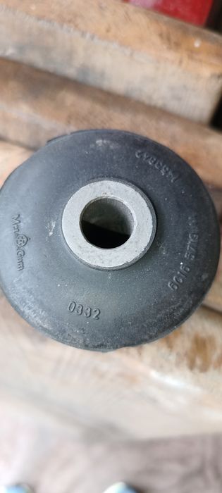 Сайлентблок задней рессоры форд транзит