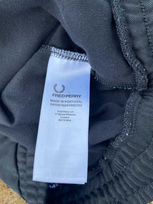 Spodenki dresowe Fred Perry sport lampasy szorty XS S Czarny
