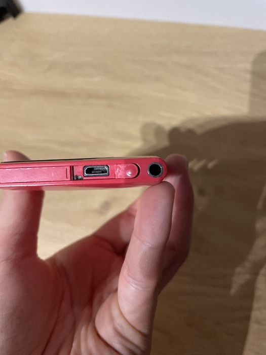 Różowa nokia lumia uszkodzona na części
