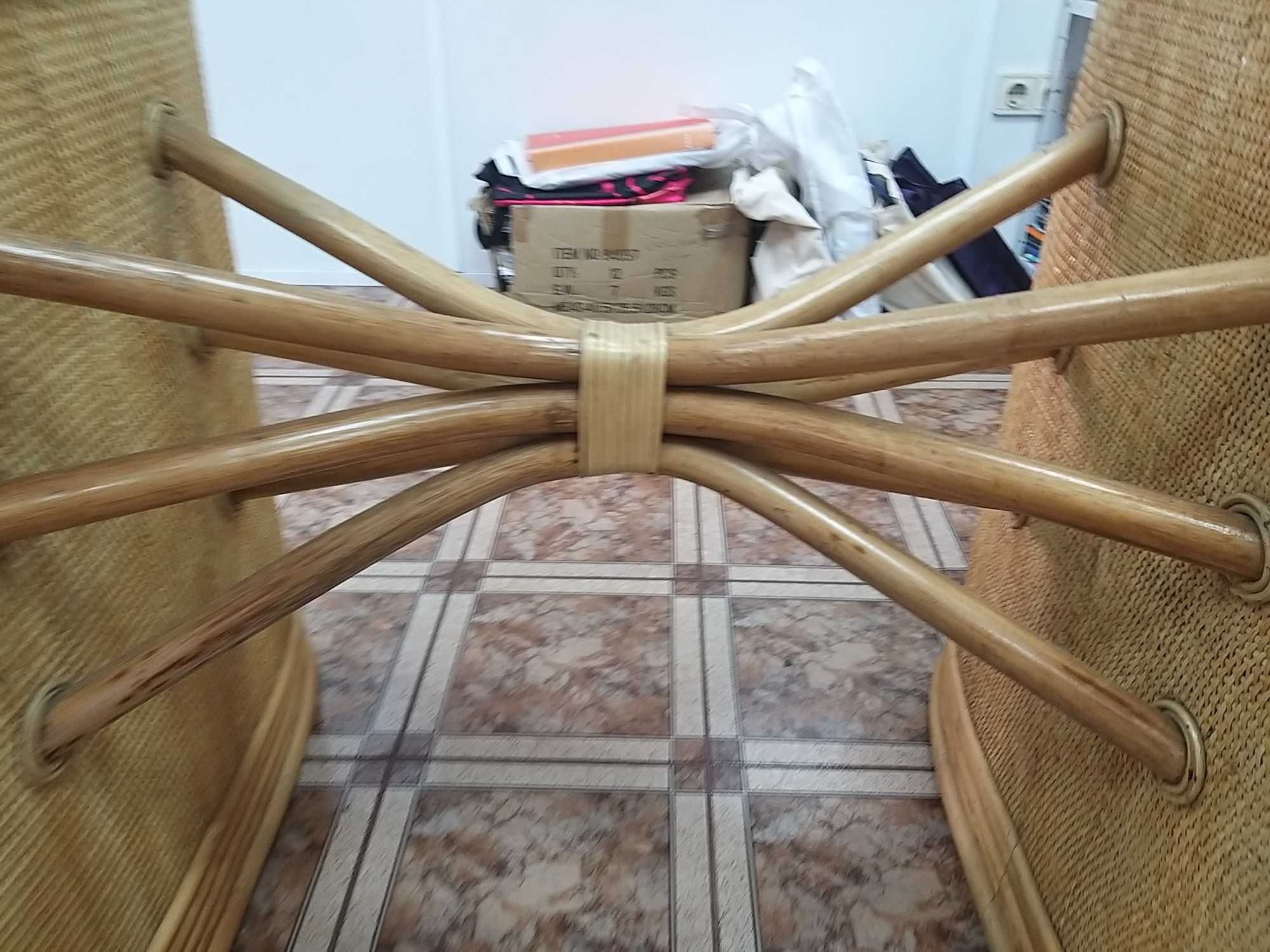 Mesa em bambu com vidro temperado