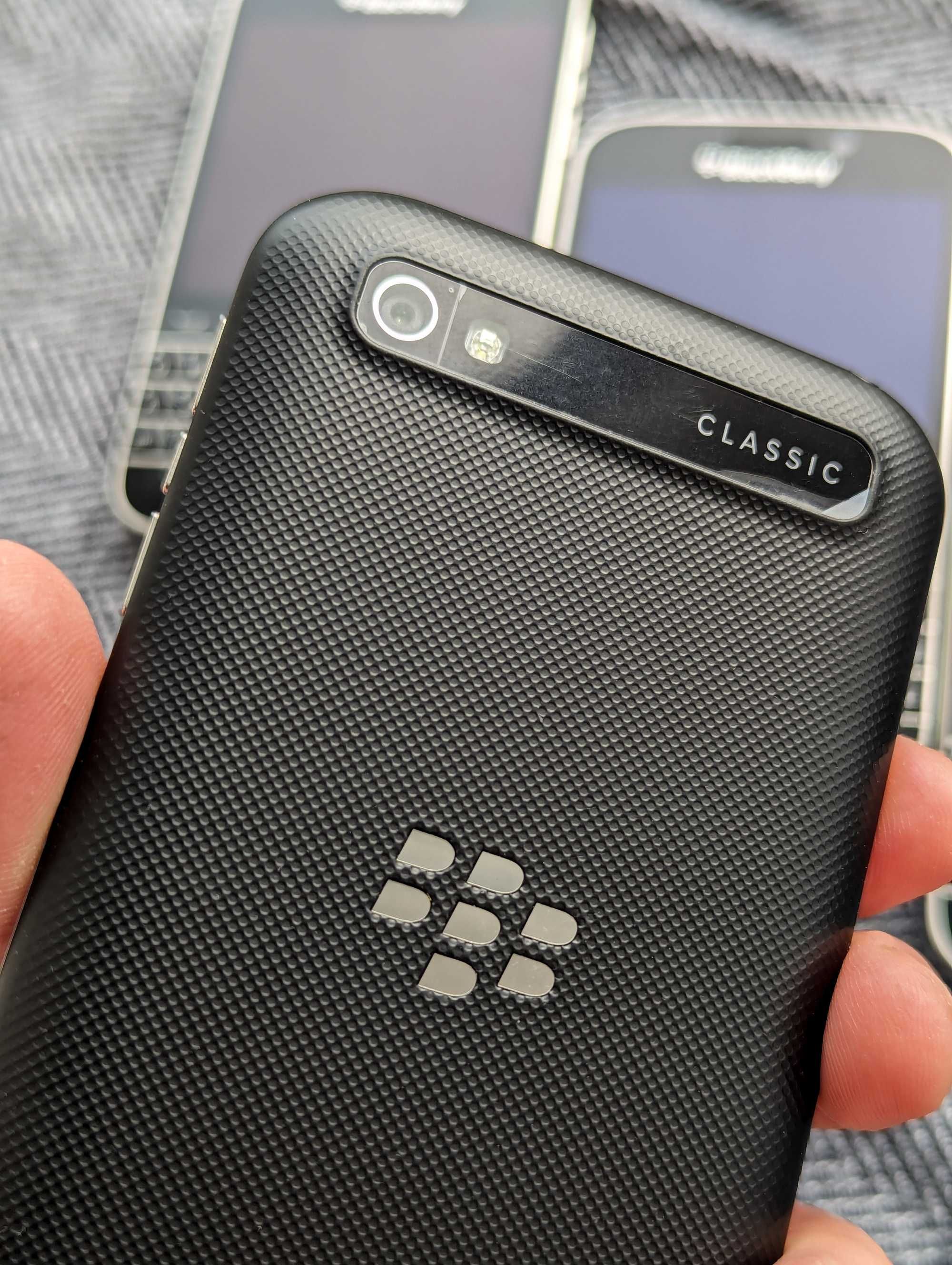 BlackBerry Classic Q20 в Новому стані