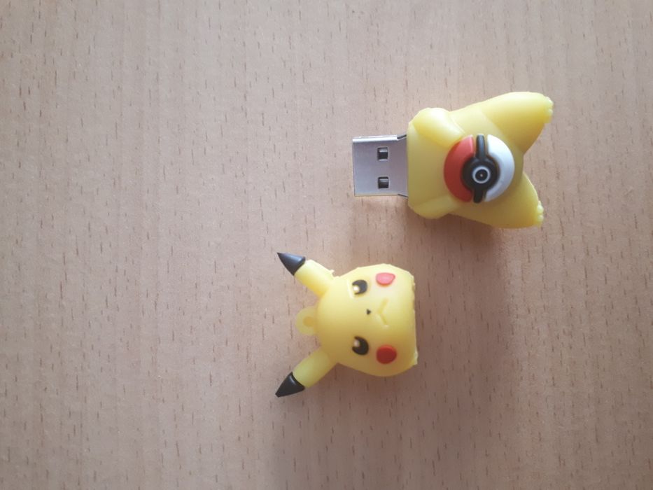 Pen USB 32GB Pokémon Pikachu
