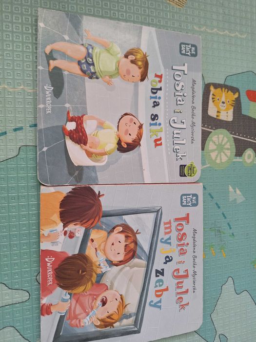 Ksiązki z serii Tosia i Julek. Tosia i Julek myją zęby i robią siku