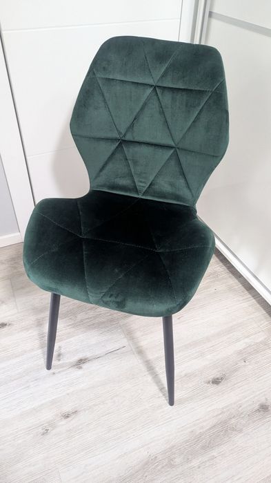 Krzesło welurowe ciemnozielone stan idealny.