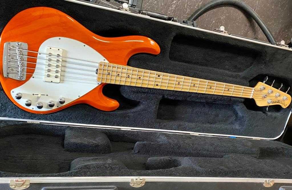 Bass Music Man StingRay 5 piezo / 2003 / case