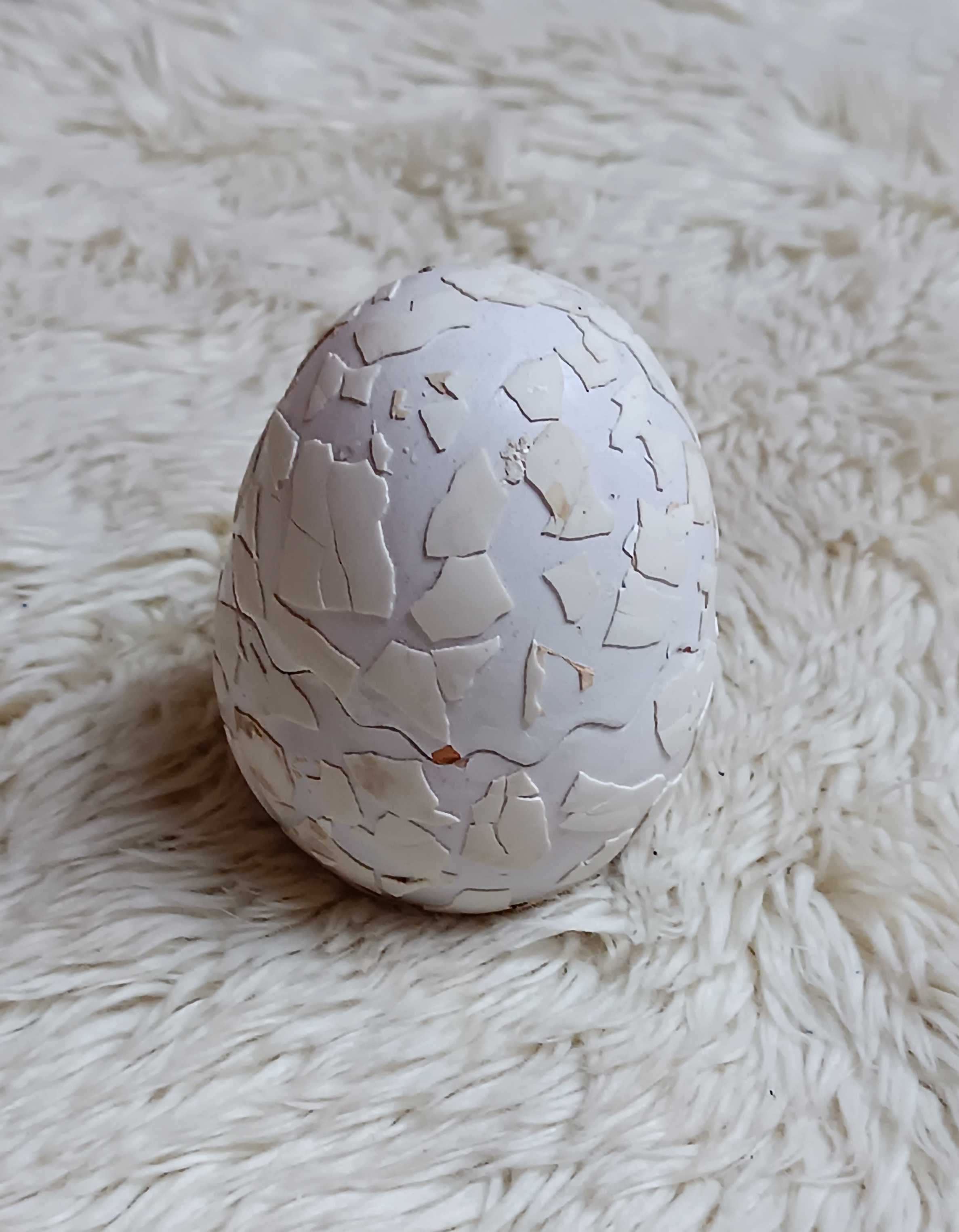 Świeczka w jajku skorupce jaja świeca ozdobna wielkanocna jajko biała