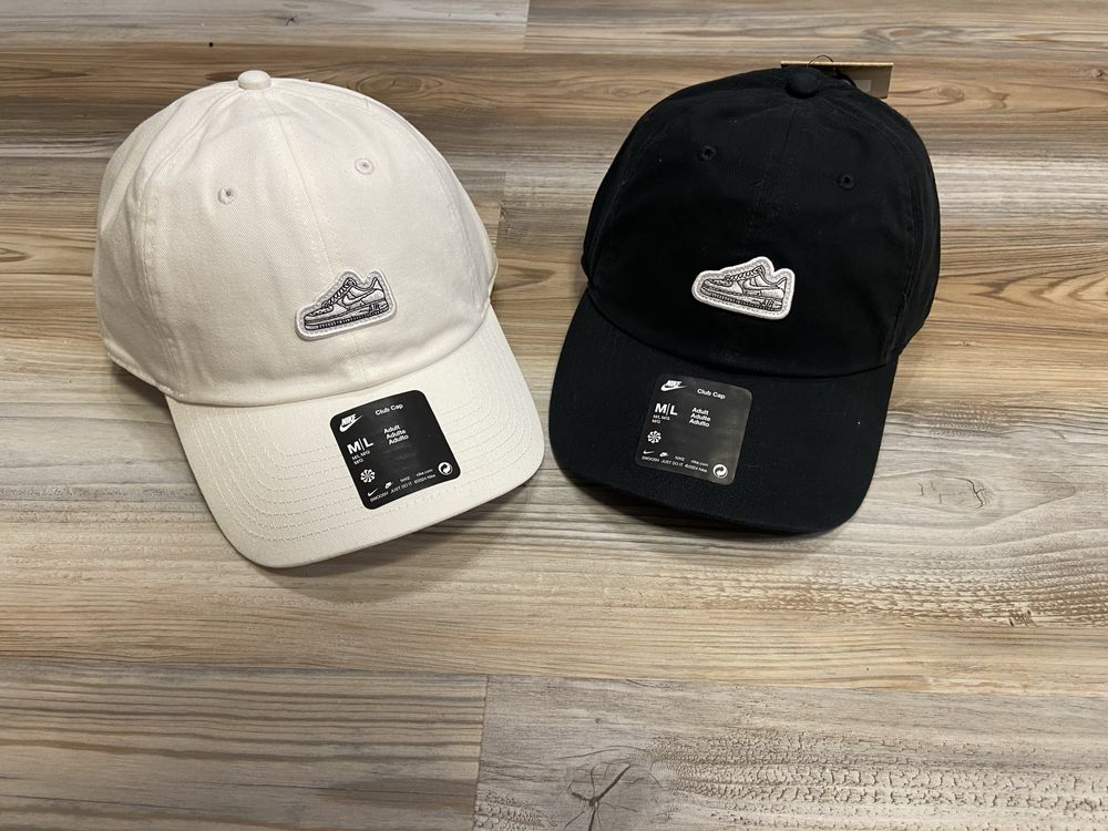 Кепка Nike.