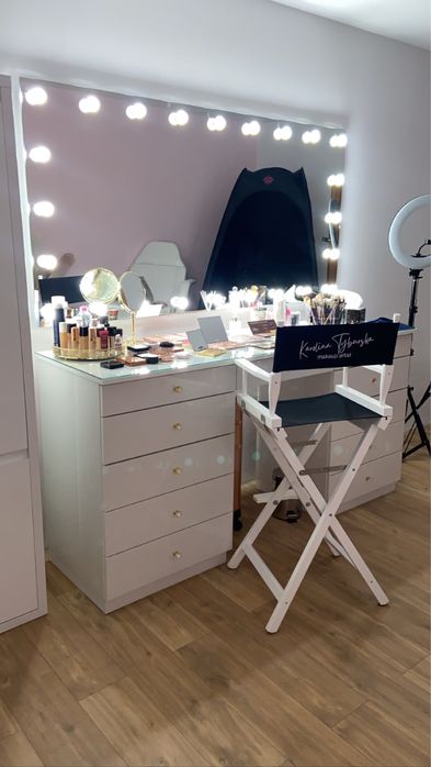 Toaletka biurko do  profesionalego wizazu