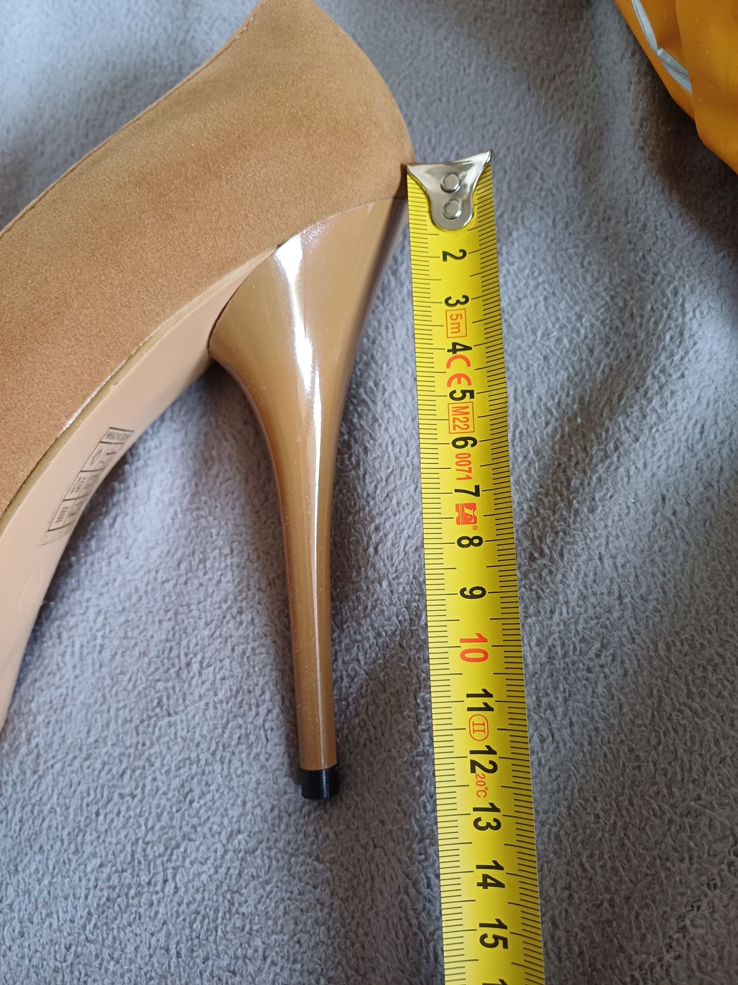 Nowe buty, szpilki na koturnach, rozmiar 40, realnie 37/38