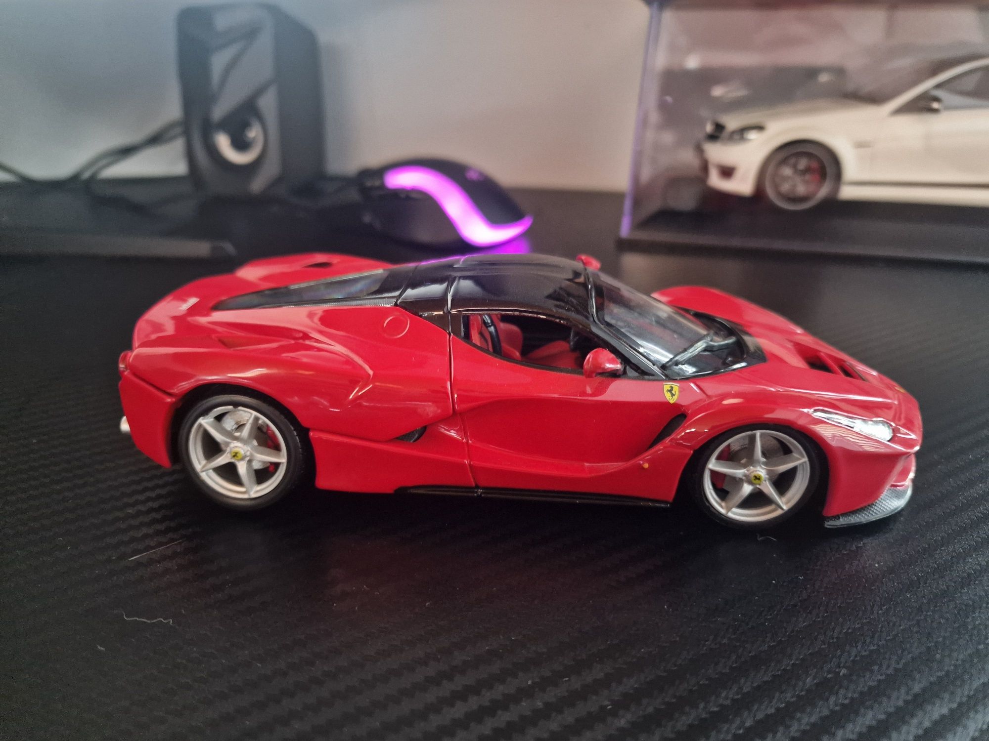 Ferrari LaFerrari 1:24