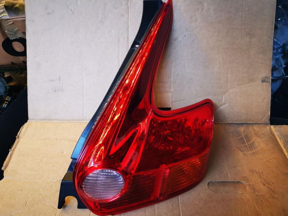 NISSAN JUKE FAROLIM TRÁS DTO FT114